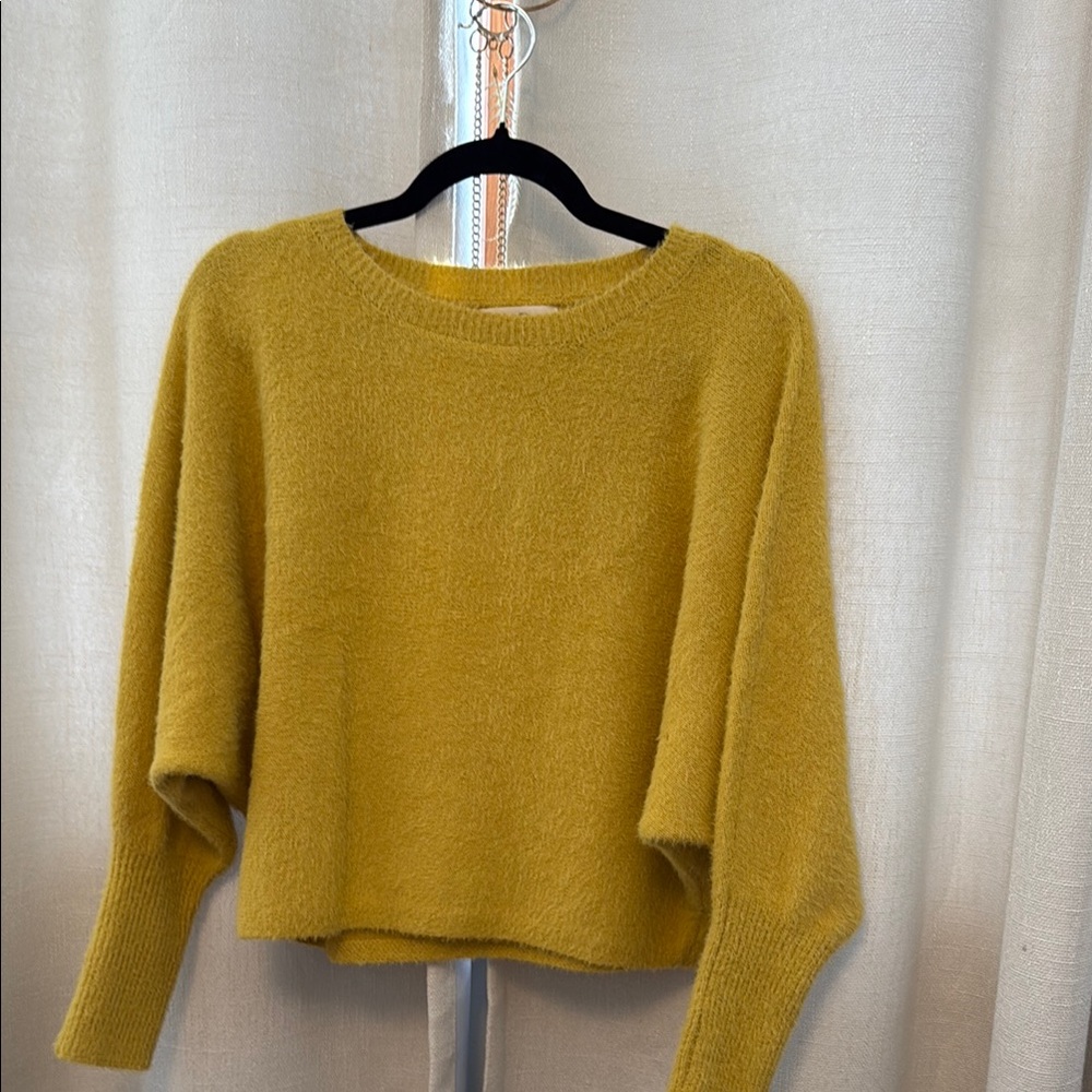 Jessica Simpson Yellow Crew Neck Sweater Relaxed Fit